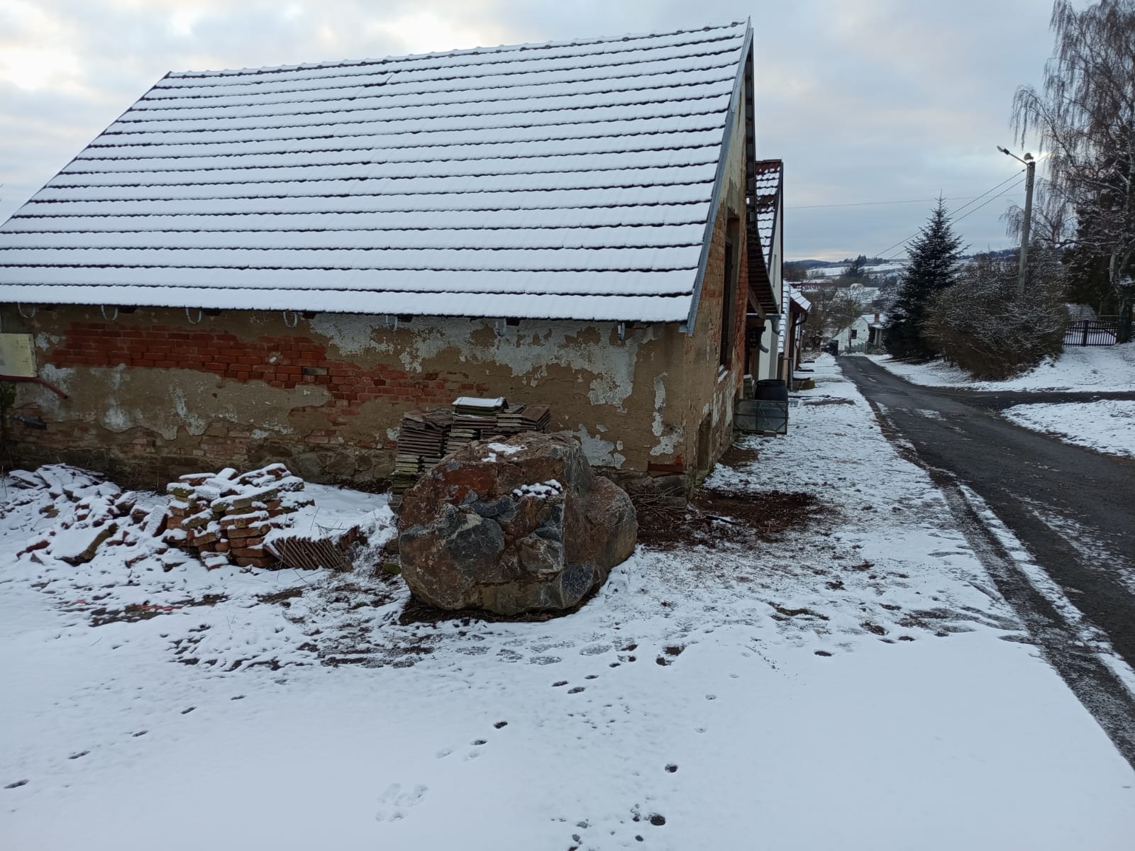 15.2.26 - Zmizeli střešní tašky